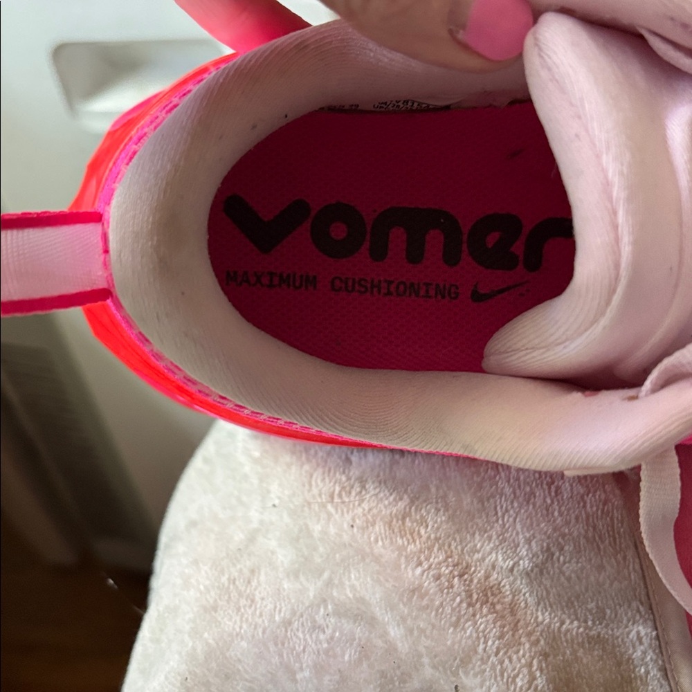 Nike Women's Vibrant Hot Vomero Pink Sneakers - Picture 6 of 7